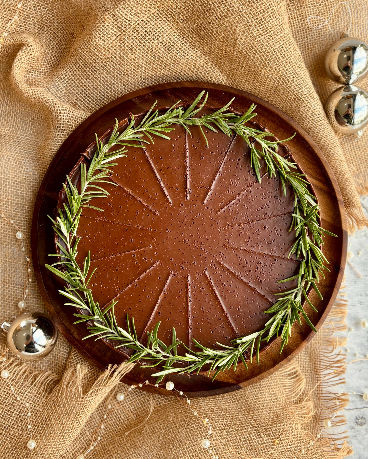 Sernik baskijski czekoladowo korzenny